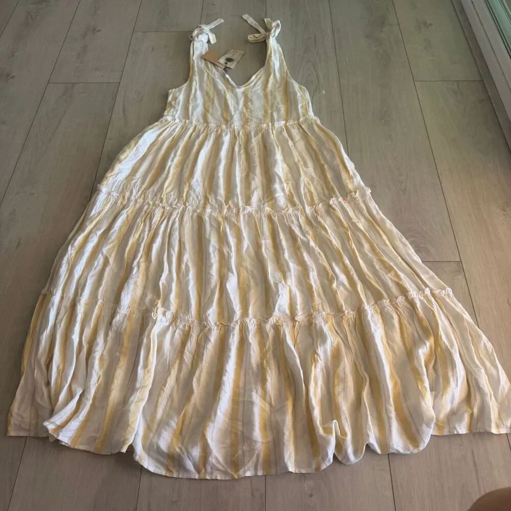 Label of Love sleeveless white and yellow vertical stripes women’s dress size L